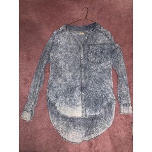 Hollister High-Low Button Down Shirt